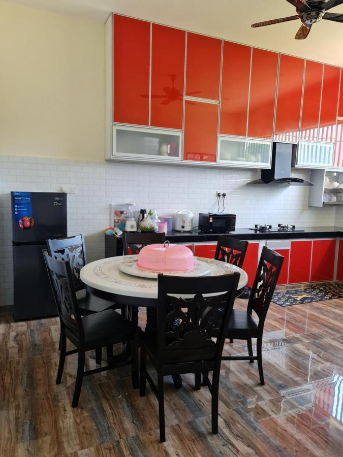 Munirah Homestay Dungun Exteriör bild